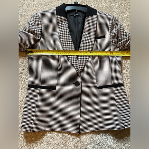 Nine West Blazer. Size 6. Excellent condition. Nonsmoking home. - Picture 4 of 7